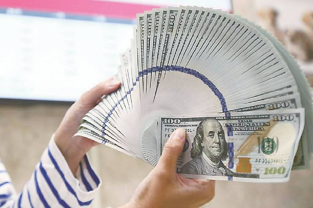 美元保單宣告利率戰 2家開火