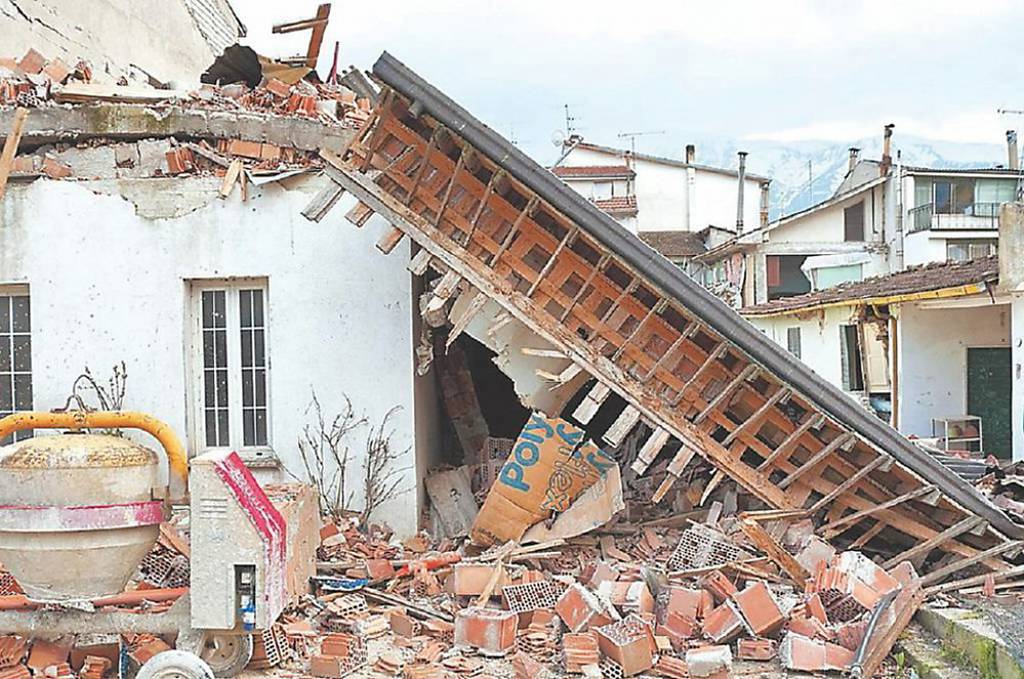 住宅地震保險擴大給付範圍，7月15日起只要被貼紅單的建築物，均可獲得臨時住宿費用。圖／pixabay