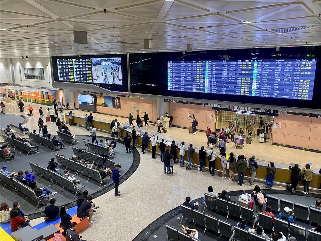 立榮公告「藍牙耳機」禁託運 華航等6航空公司規定曝