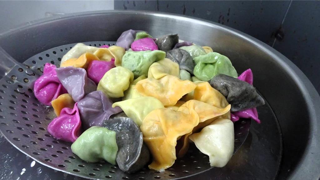 「大哥水餃」變彩色！ 台東監獄推新品 訂單爆棚