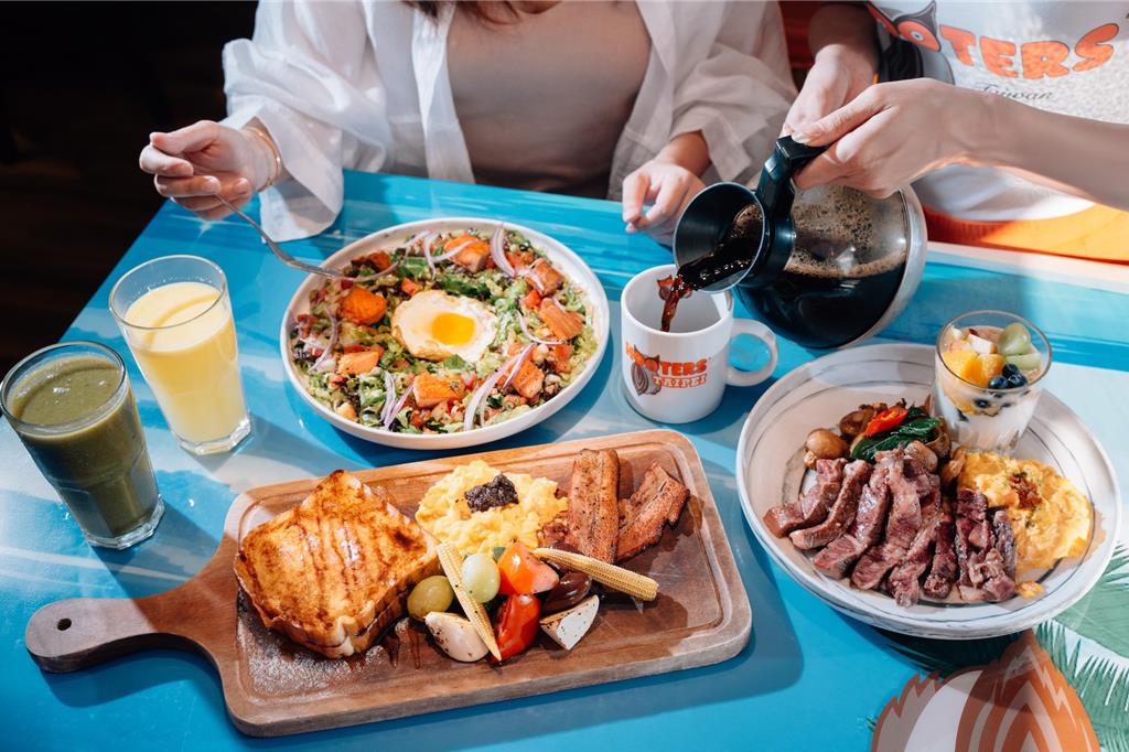 搶先全球分店！美式餐廳Hooters台北慶城店推出周末早午餐