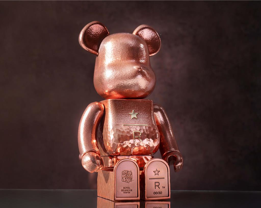 星巴克DREAM PLAZA台北限定錫製BE＠RBRICK聯名公仔奢華登場
