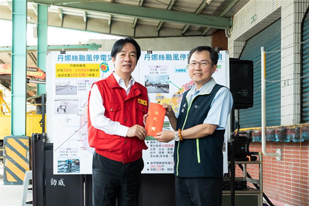 親慰勉台電復電同仁  賴清德：政府一定和台電站在一起