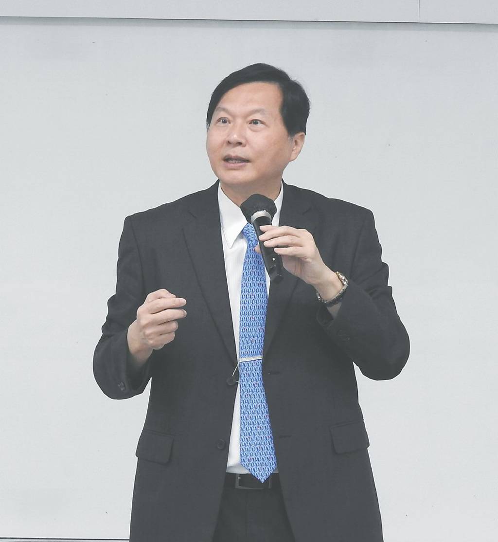 藝群 中山大學EMBA開講