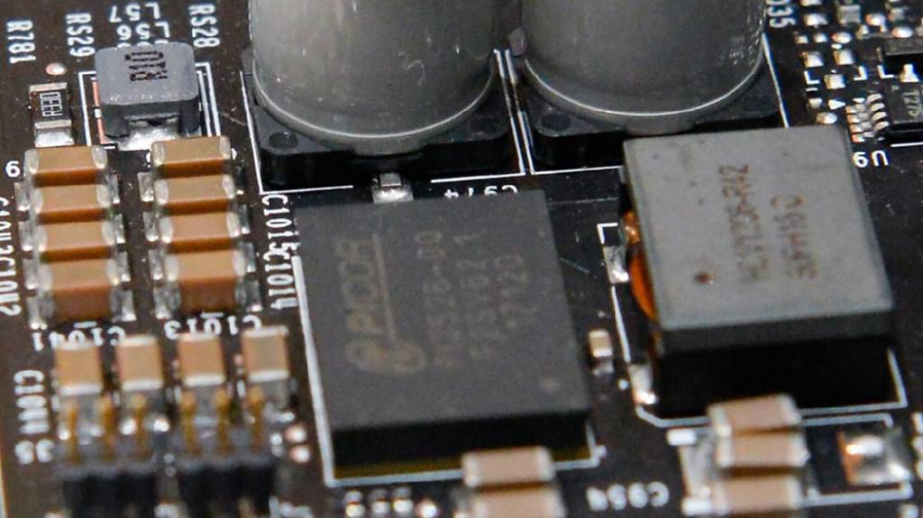 國巨併購、漲價題材滿手股價衝高 法人為何看法保守