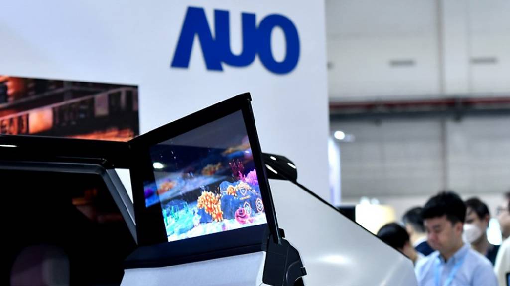 面板雙虎發功 轉型輕資產營運