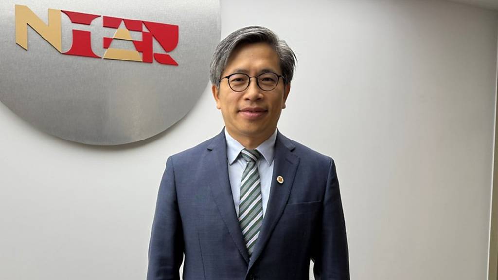 國研院院長 蔡宏營 英文更名NIAR再出擊 領頭扮好學研台灣隊