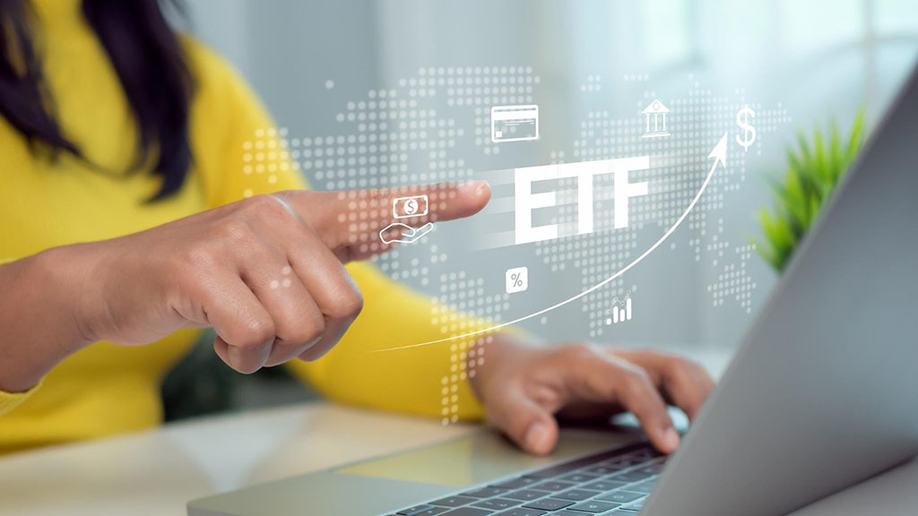 市值型ETF拚「高配息」?006208、00922吹高息風 達人示警「複利效應」恐被犧牲