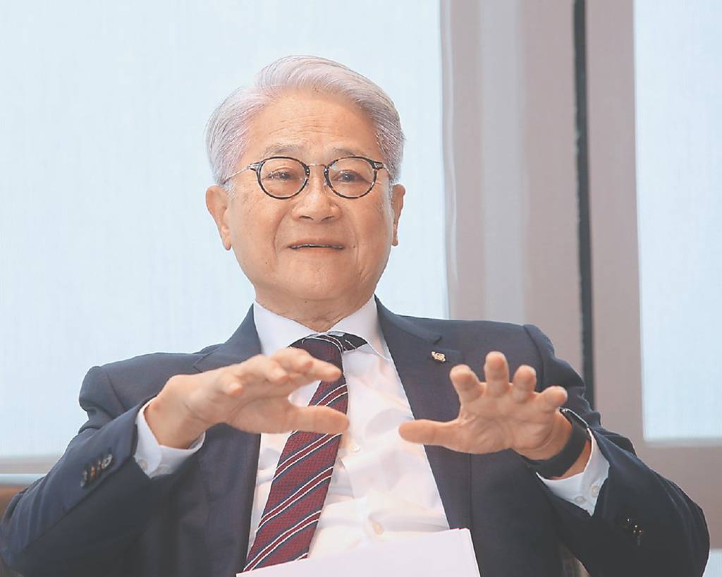 台新新光金控董事長吳東亮：聽爸爸的話 當別人的貴人