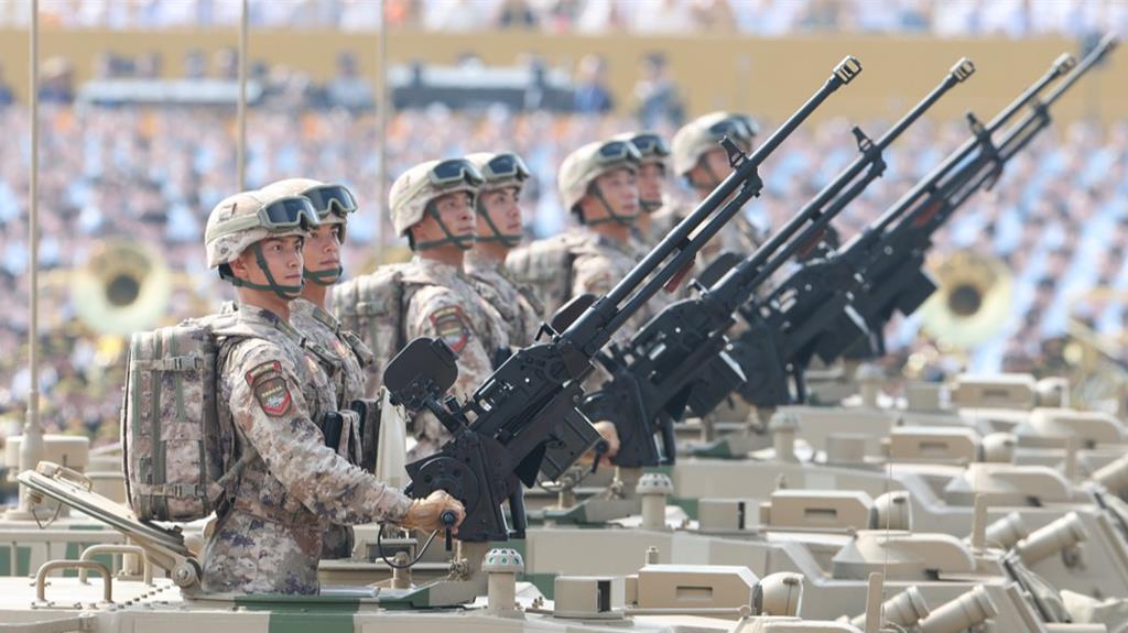 共軍「兩棲突擊方隊」現身閱兵！新型裝備展現登陸作戰火力