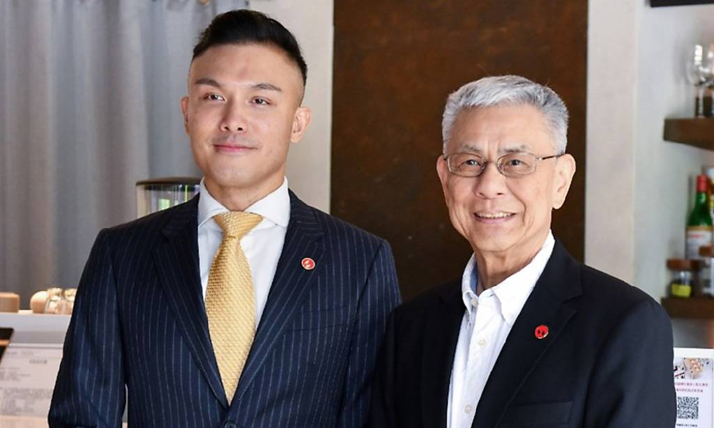 和椿科技董事長程天縱（右）、副董事長張以昇（左）暢談機器人的整合應用與前景。圖／王德為