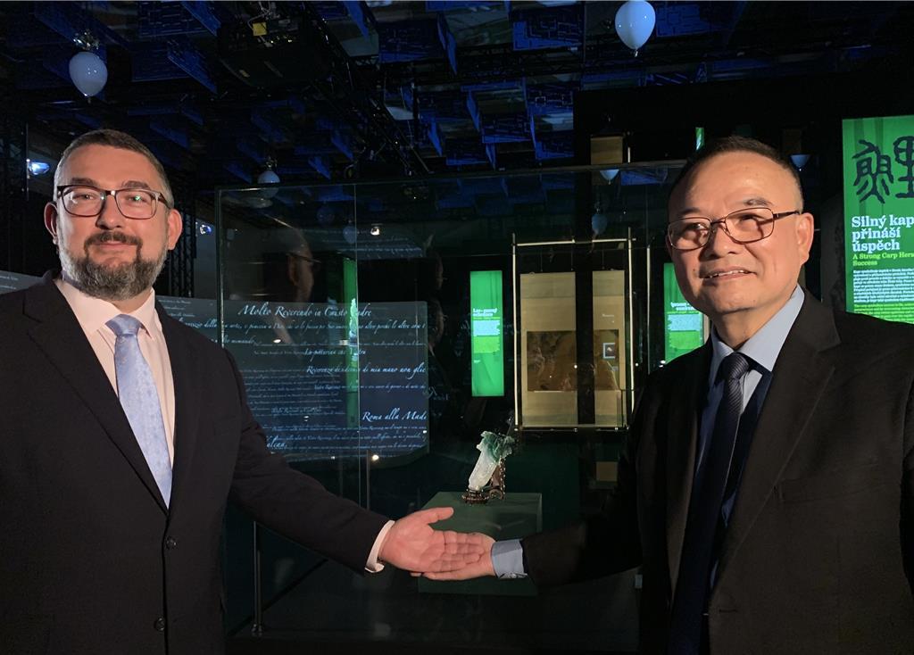 〈翠玉白菜〉、〈清明上河圖〉領銜　故宮國寶於捷克展出