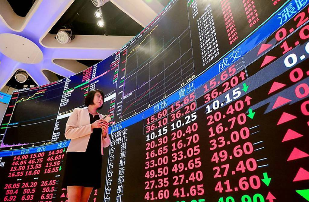 台股爆量驫35K創高 台積電收在2字頭 電子五哥搶鏡 這檔成交量破百萬