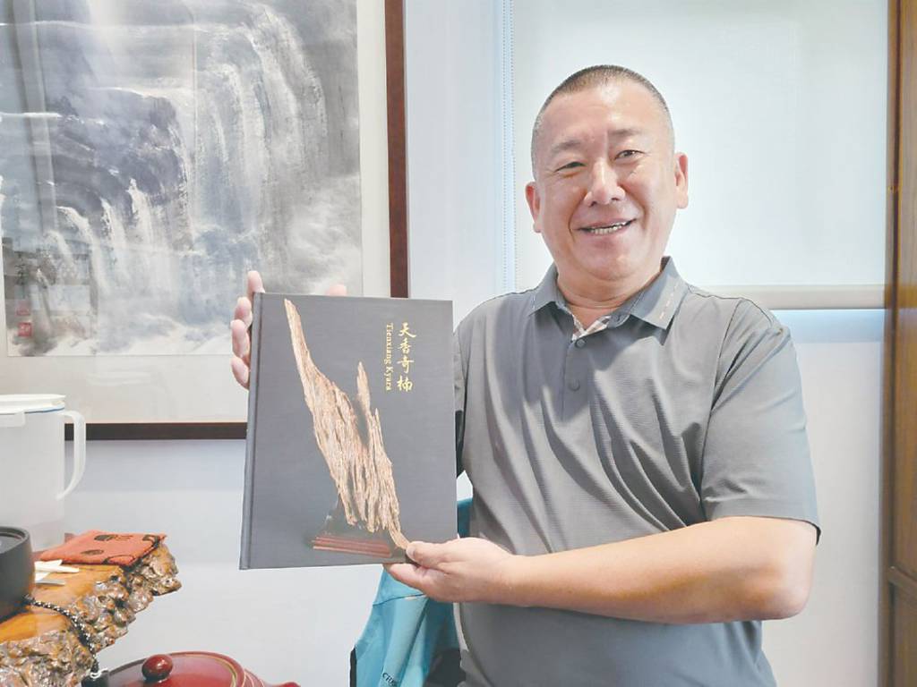 定坤營造負責人文珅廷 品茗聞香聞出人生新章
