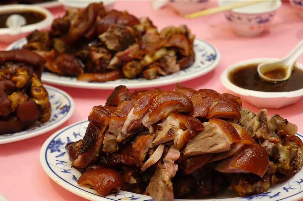 非洲豬瘟陰影籠罩？萬巒豬腳業者淡定：庫存量有1個月