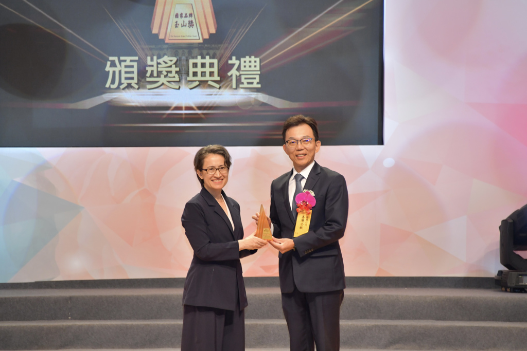 臺灣企銀勇奪21座玉山獎