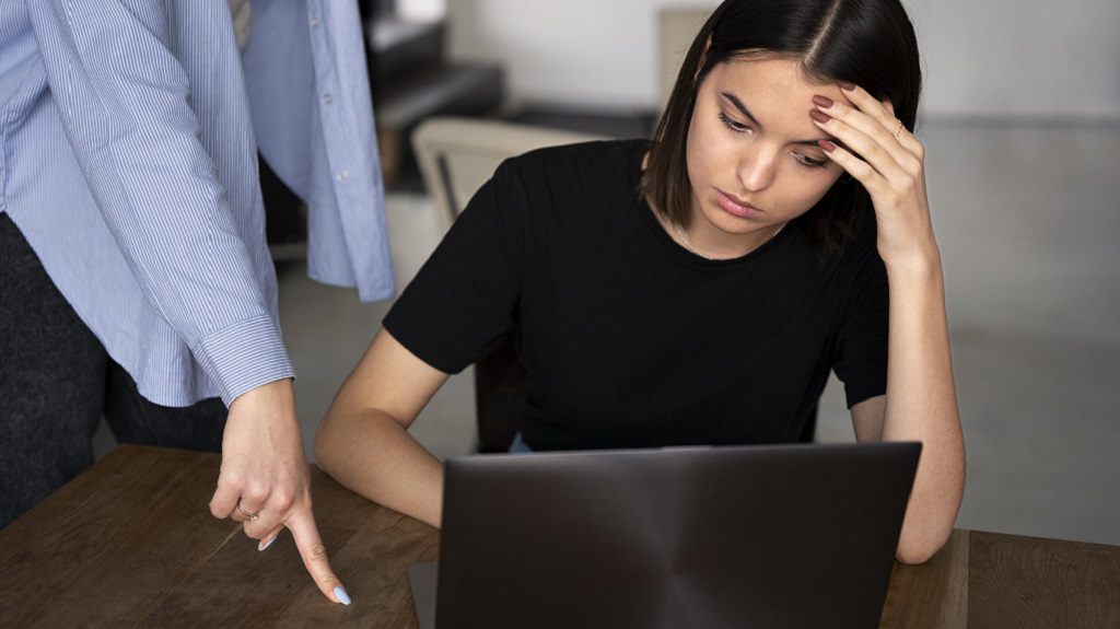 為什麼某些人特別惹你生氣?榮格教你看見內在陰影