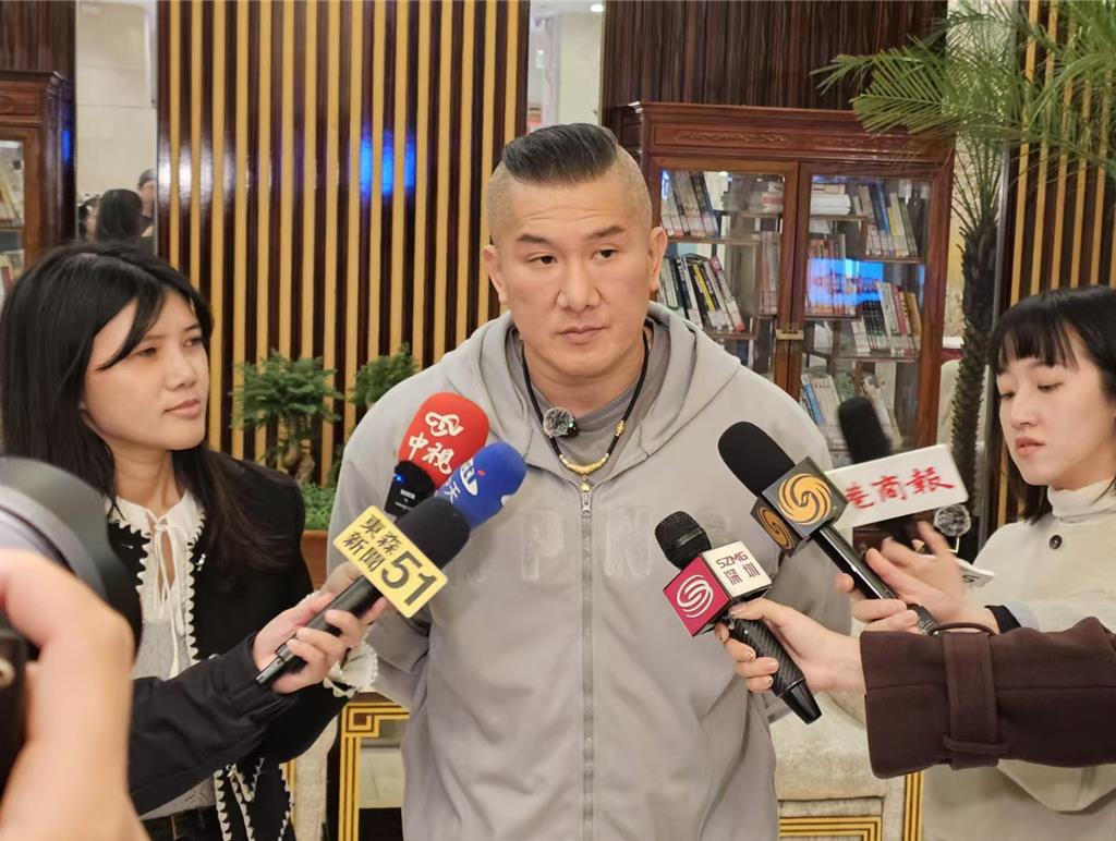 館長抵北京  期待赴廈門為賴尋根  批綠抹煞光復節「丟臉」