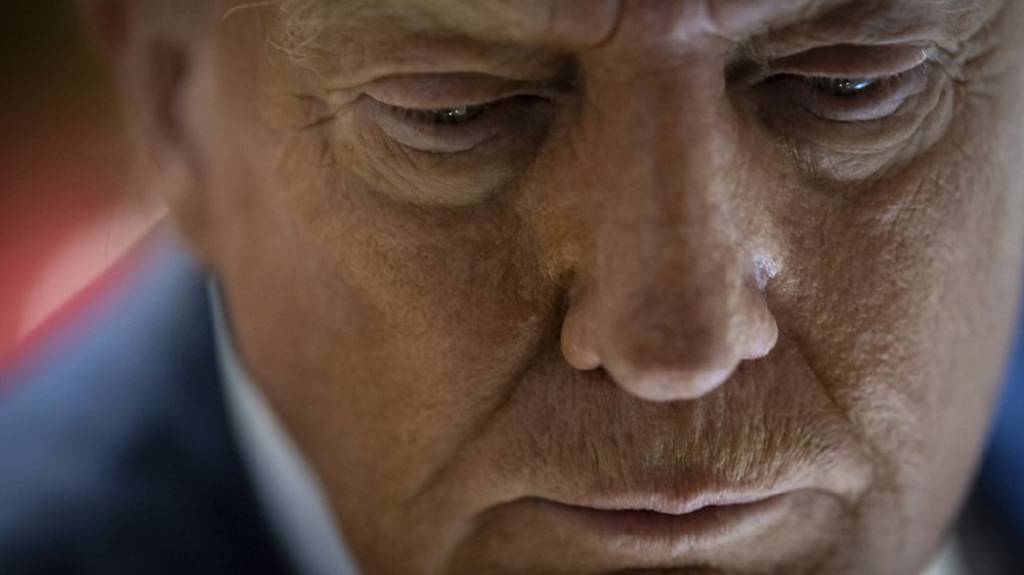 川普:加國關稅再加10%!