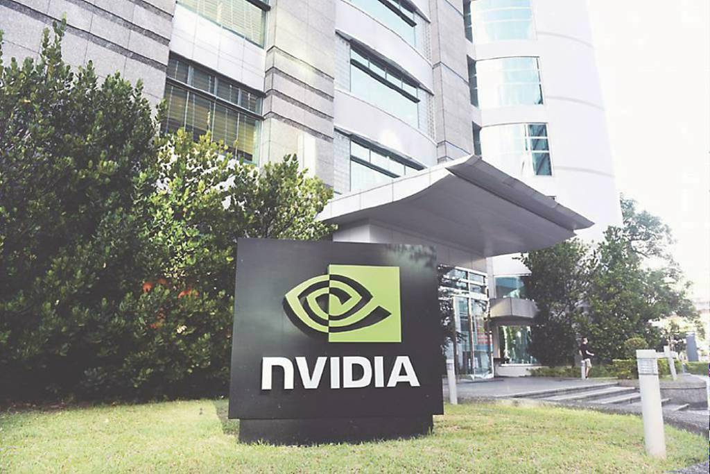 輝達Q3營收成長62％ Blackwell銷售火熱 盤後強漲5％