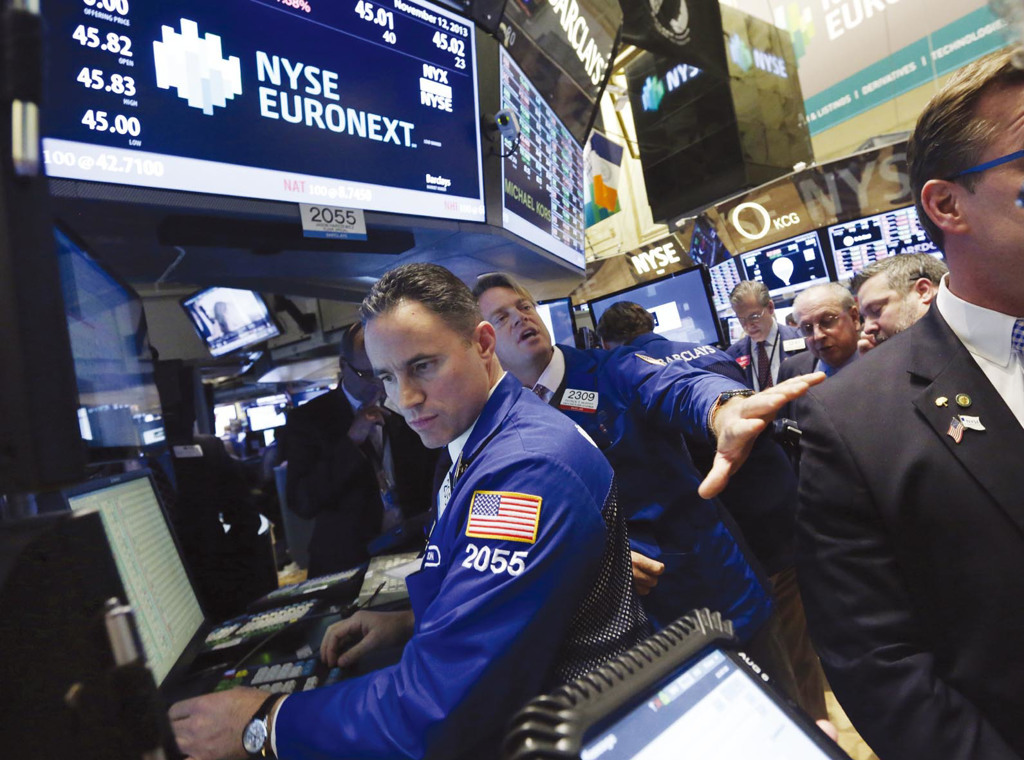 美股｜Fed降息預期升溫 道瓊強漲493點 輝達挫1％