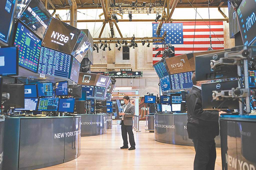 美股|美企裁員潮!道瓊崩近400點 輝達、台積電ADR同步大跌