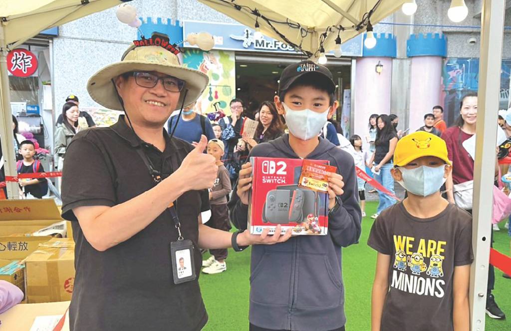 兒童新樂園×萬聖節 變裝入園人潮破萬