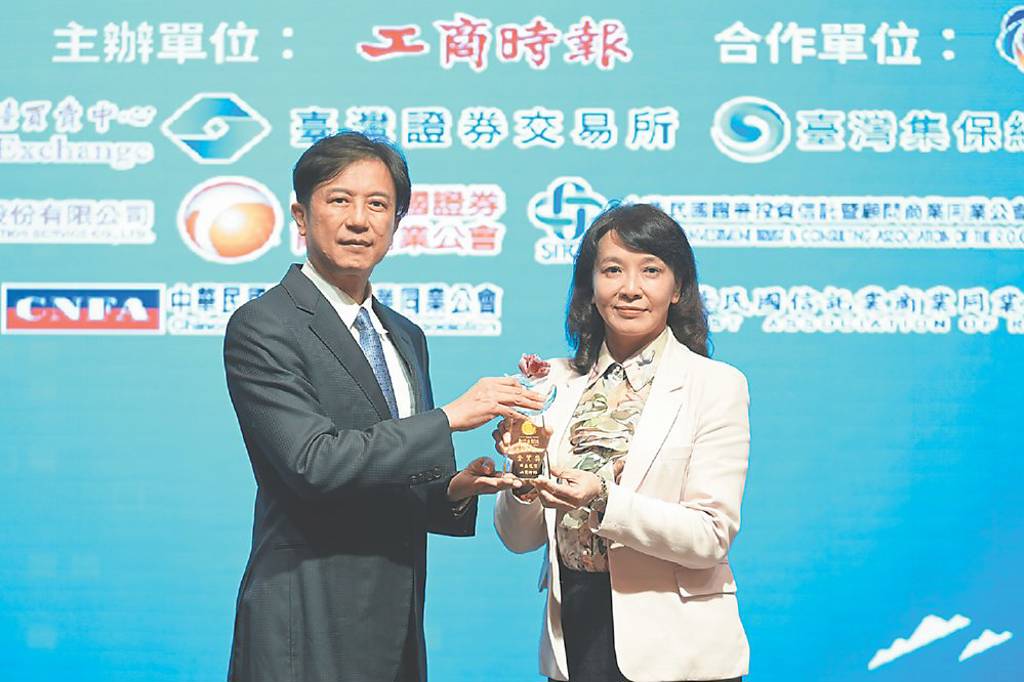 2025數位金融獎》群益投信 狂摘數位金融獎六項大獎