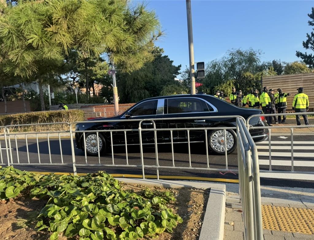 習川會地點確定！紅旗汽車駛入釜山機場旁空軍基地