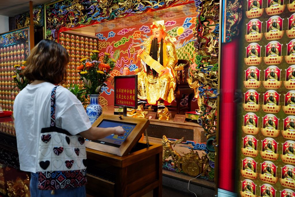 科技與信仰同行 華碩攜手關渡宮啟動智慧點燈系統