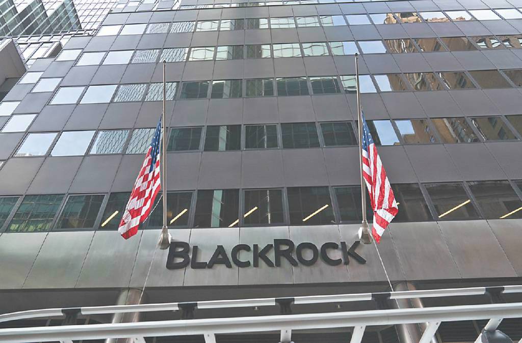 美元貶值交易引發拋售潮?貝萊德CEO:不要怕 把錢留在美國就對了!