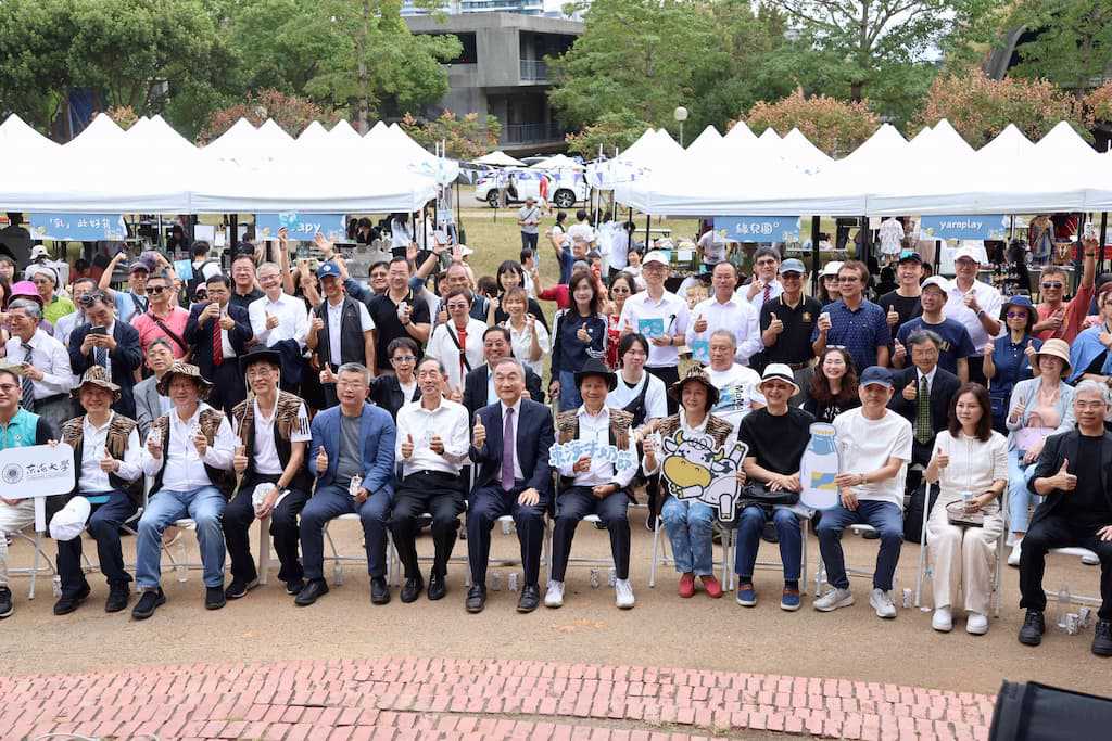 東海70綻放萬朵玫瑰 張國恩宣示蛻變邁向新元年