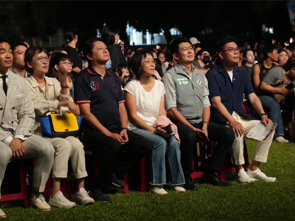 在熟悉的校園與孩子們共同欣賞這樣的專業演出,是一場難得而感動的體驗。圖/業者提供