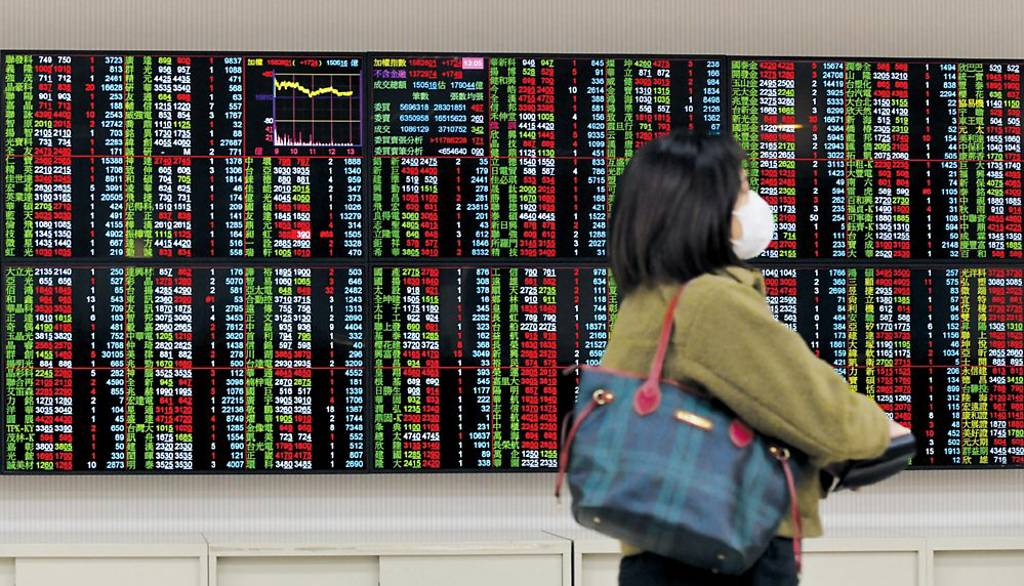 市值型、主動型ETF 逆勢衝