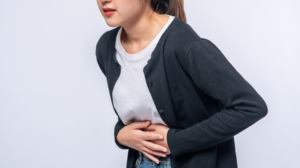 深呼吸也能改善脹氣?研究:30分鐘深呼吸,助緩解便秘與腹脹