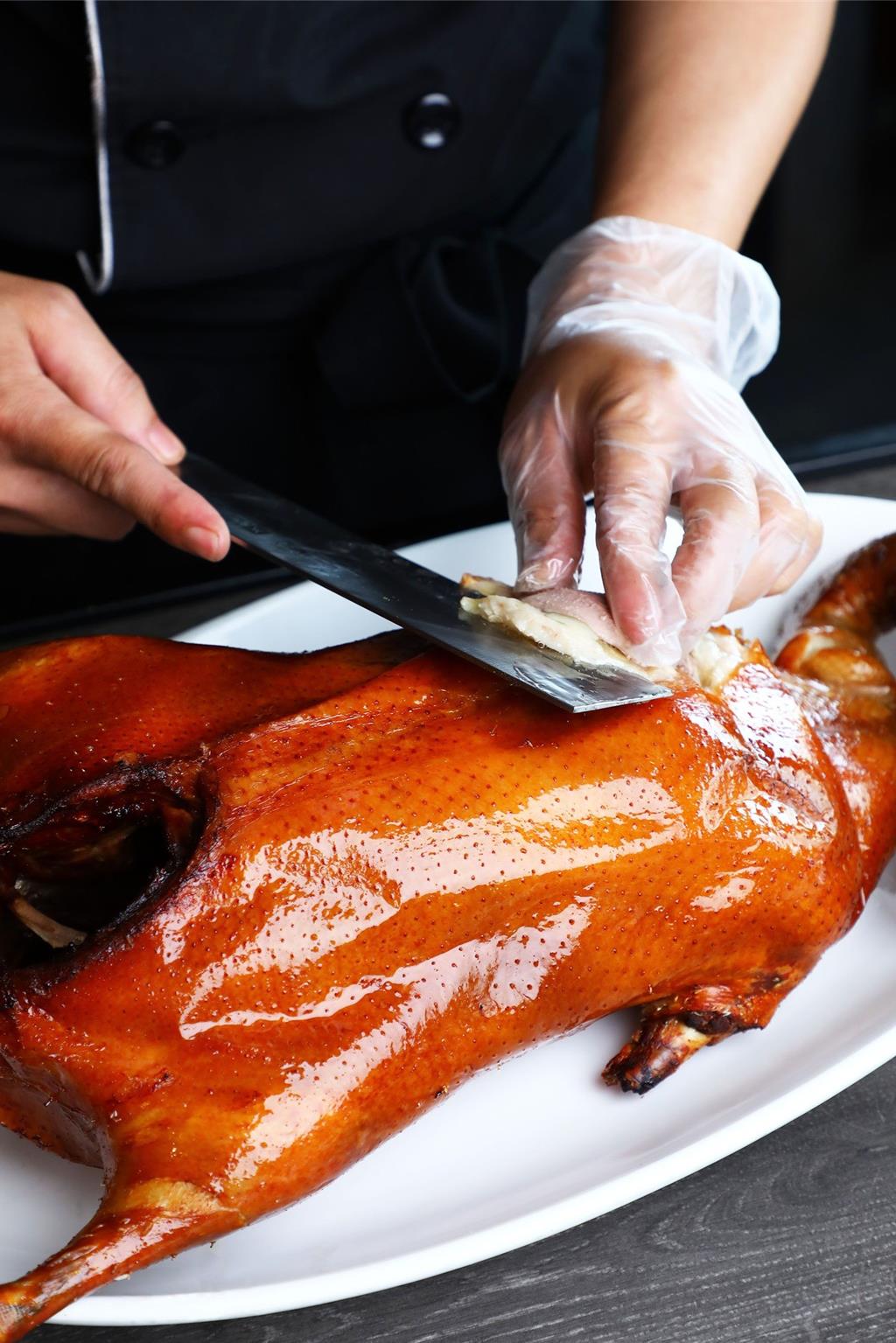 響應普發萬元 麗尊酒店「萬元經典宴」暖心登場 