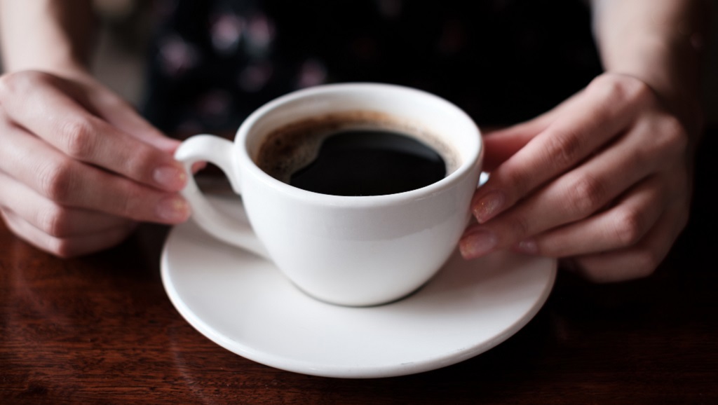 想護肝？專家建議：每天1-3杯黑咖啡，不加糖奶