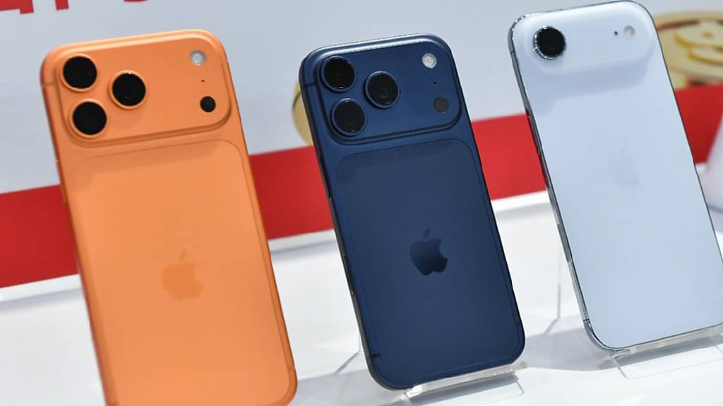 新普、AES 10月營收年月雙增