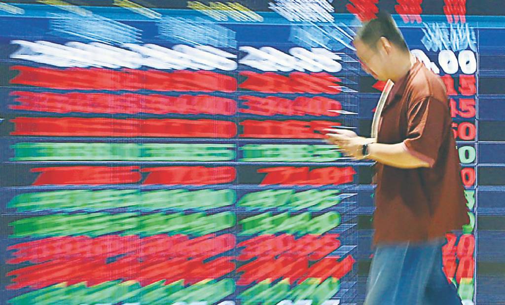 創意、M31 扮反彈先鋒