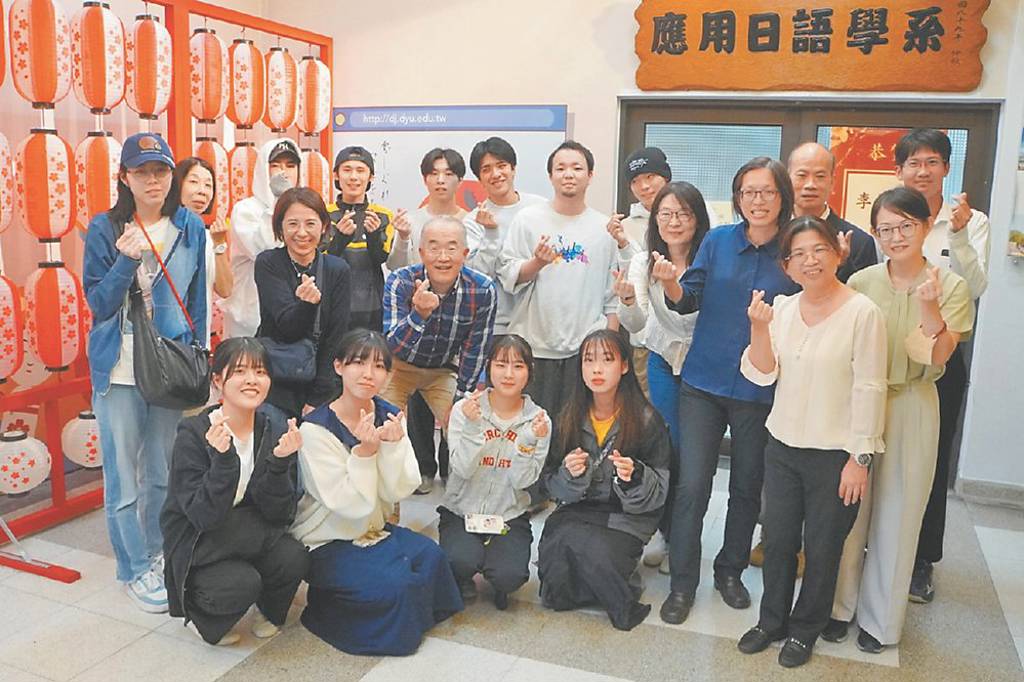 日本熊本學園大學拜訪大葉 熱絡