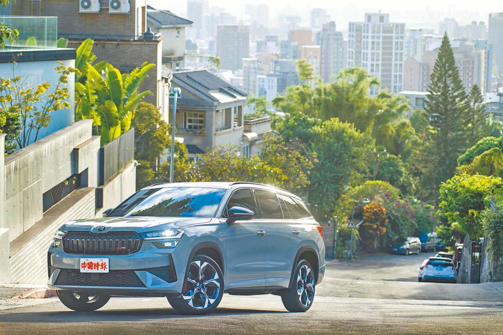 Škoda Kodiaq RS 4x4全能七座SUV 一車抵三車