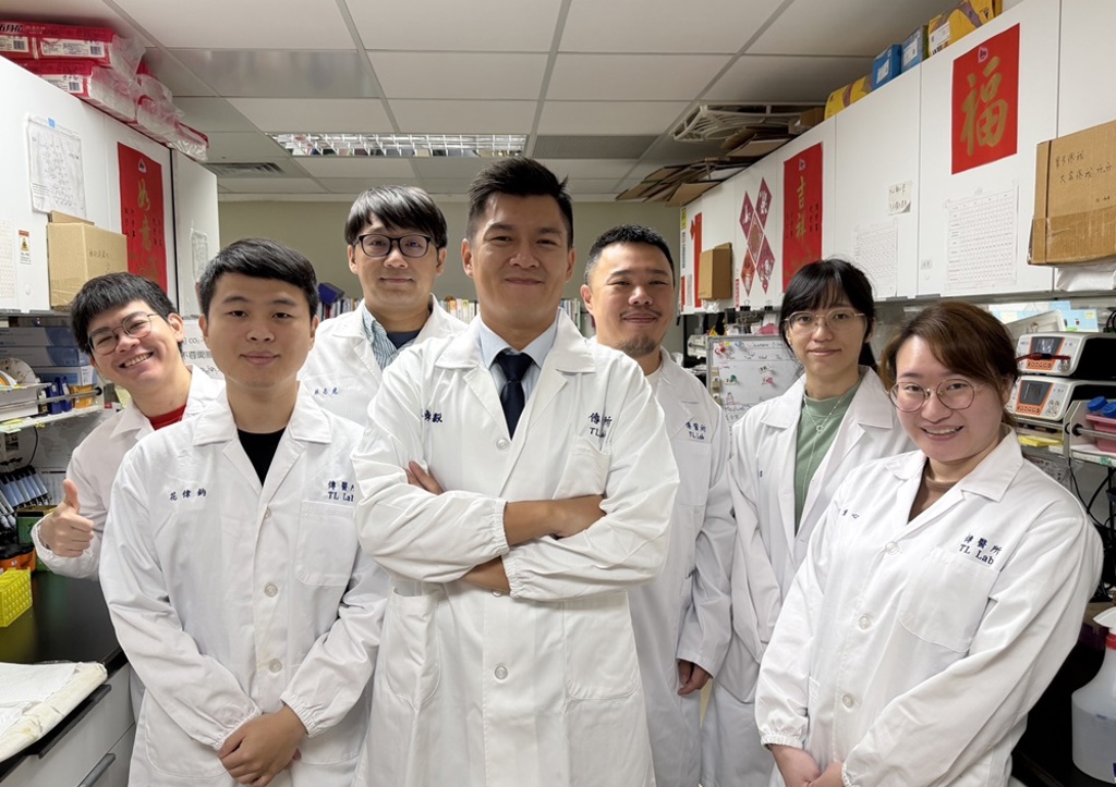 靈芝用於癌症免疫治療之研究 榮獲2025新加坡國際發明展金牌