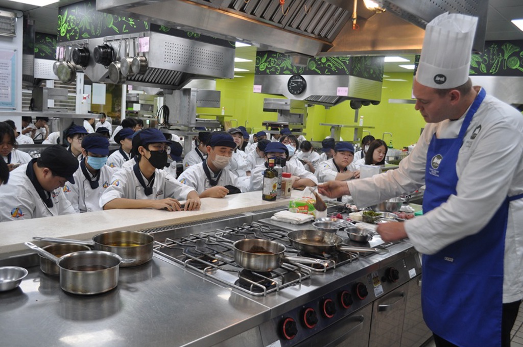 義大利名廚開講 醒吾學子領略頂級廚藝