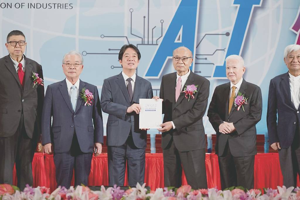 賴總統:政府有責任穩定匯率