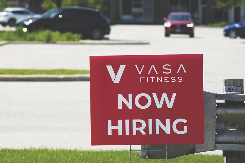 美民間企業 10月平均每周裁員萬人