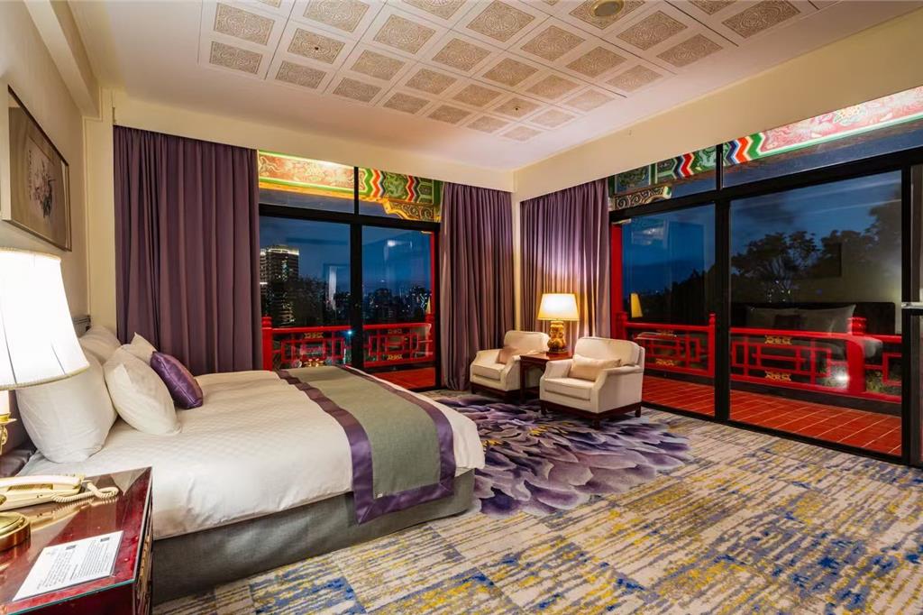 圓山把普發萬元變大了！台北天際客房萬元有找 高雄市景房買2送2