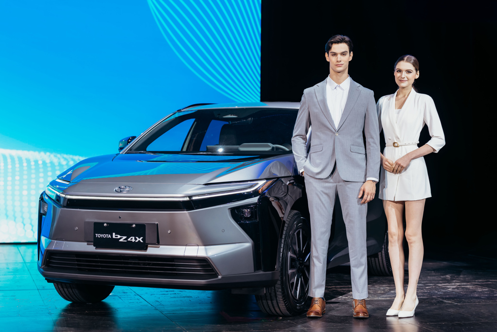 本月入主Toyota指定車款即享高額零利率及五年延長保固LEXUS就凌志與豐田舊車慨推換購禮遇方案