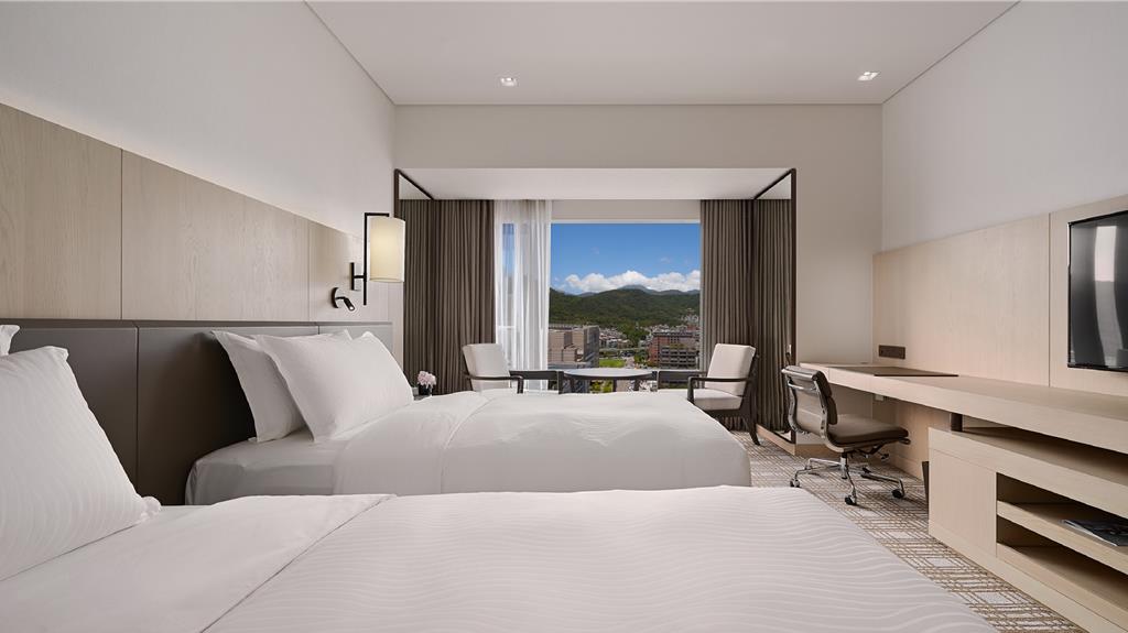 搶普發商機 台北萬豪推專案享客房升等+高空豪華海陸餐