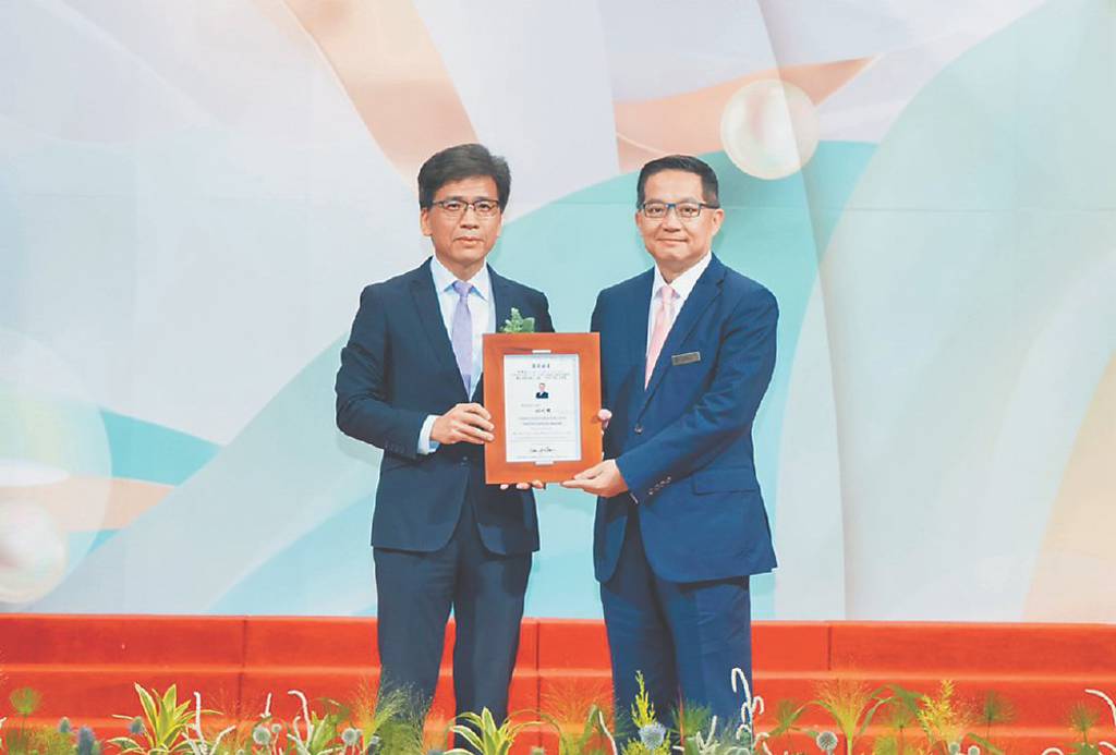 第一金證陳致全 獲金彝獎傑出企業領導人才