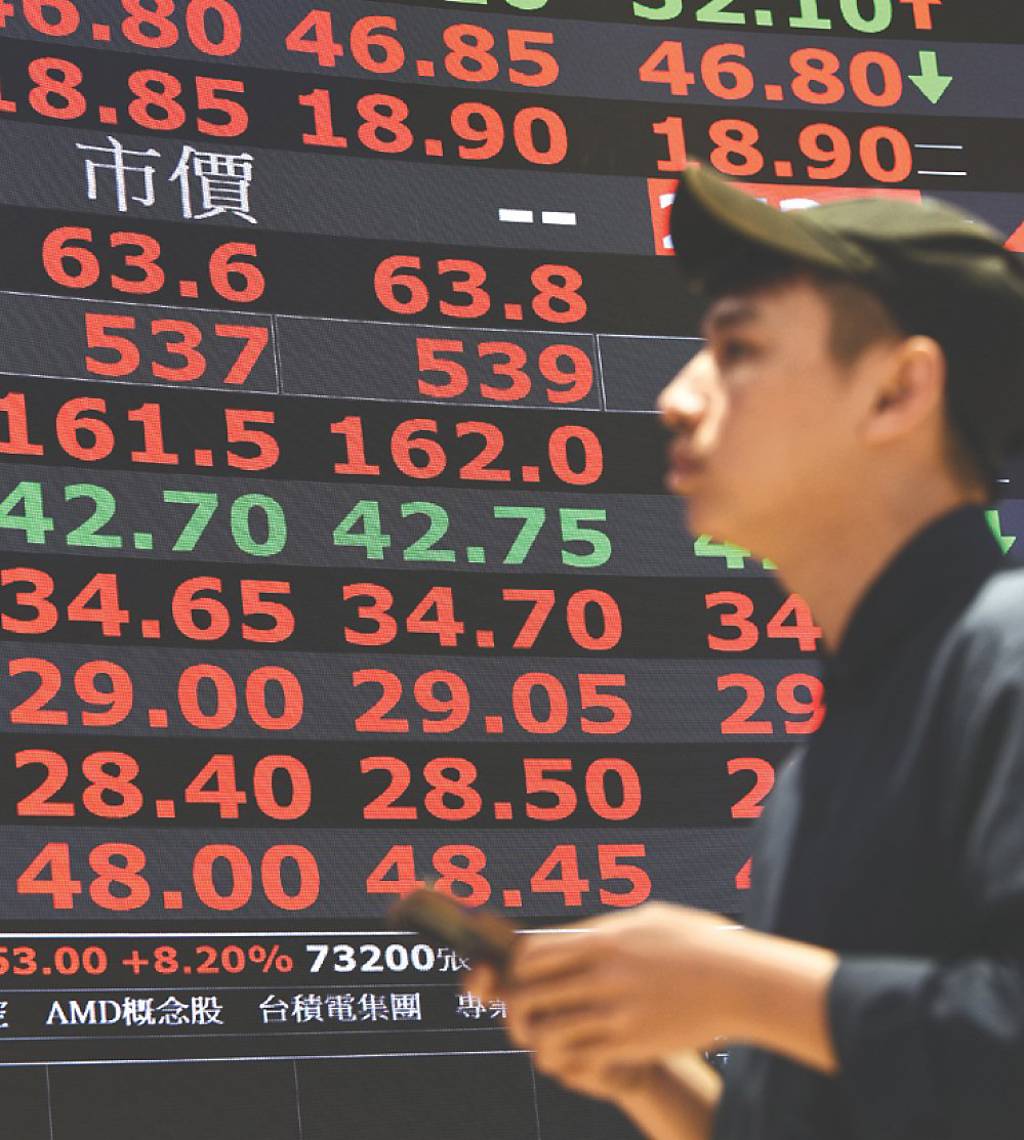 創見、威剛逆勢攻高 權證威